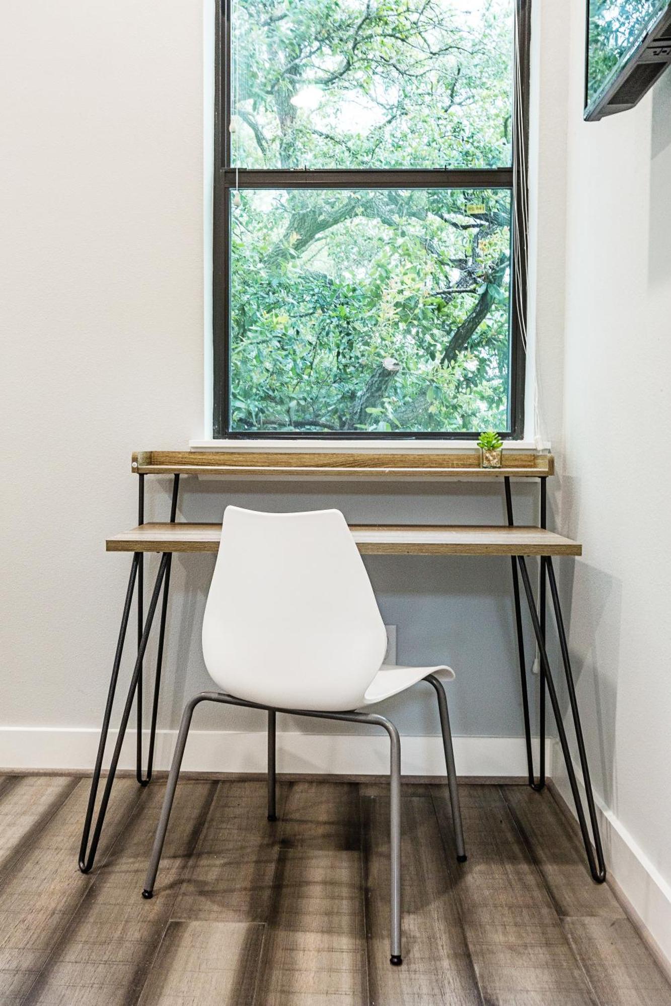 Montrose Guesthouse Suites By Dunyha 休斯敦 外观 照片