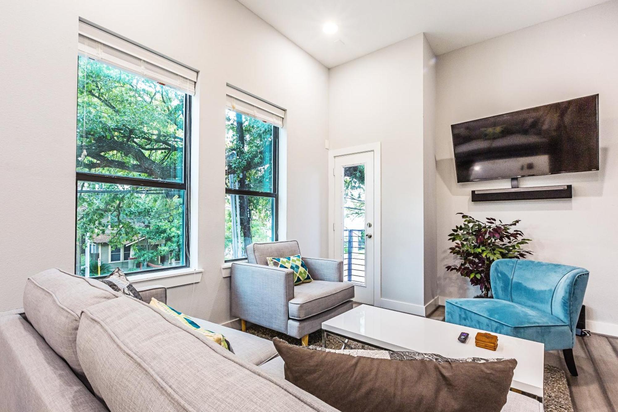 Montrose Guesthouse Suites By Dunyha 休斯敦 外观 照片