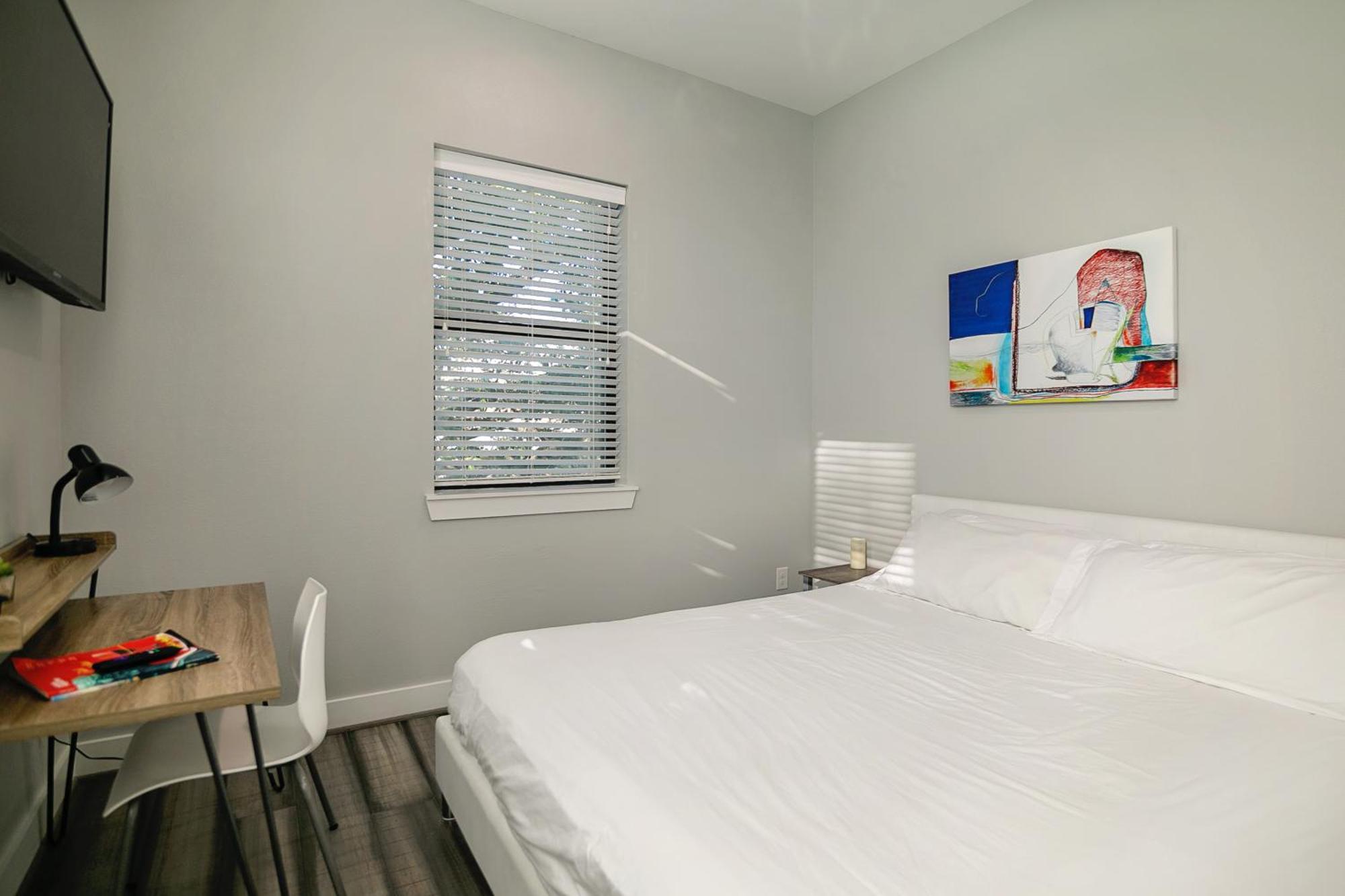 Montrose Guesthouse Suites By Dunyha 休斯敦 外观 照片