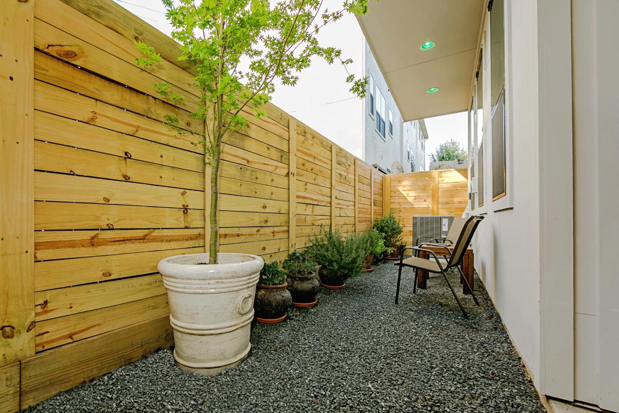 Montrose Guesthouse Suites By Dunyha 休斯敦 外观 照片